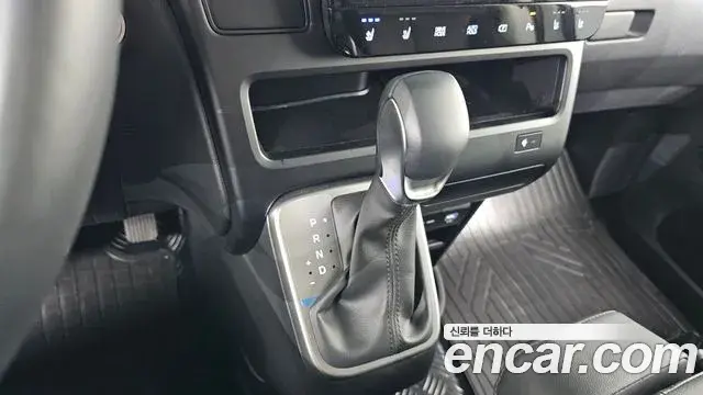 Hyundai Staria 2024 — ფოტო 16/20