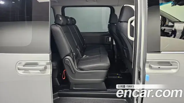 Hyundai Staria 2024 — ფოტო 2/20