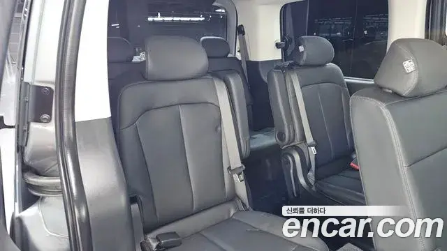 Hyundai Staria 2024 — ფოტო 9/20
