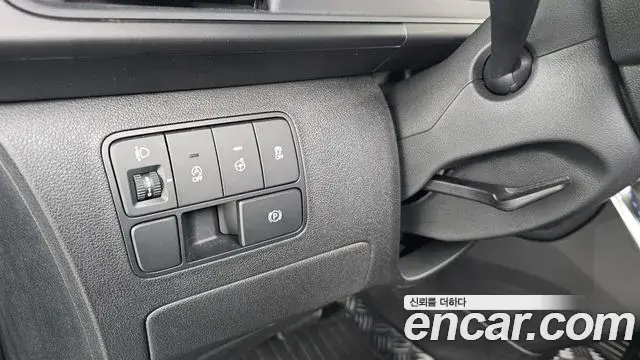 Hyundai Staria 2024 — ფოტო 17/20