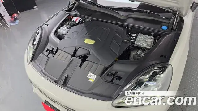Porsche Cayenne 2023 — Photo 9/20