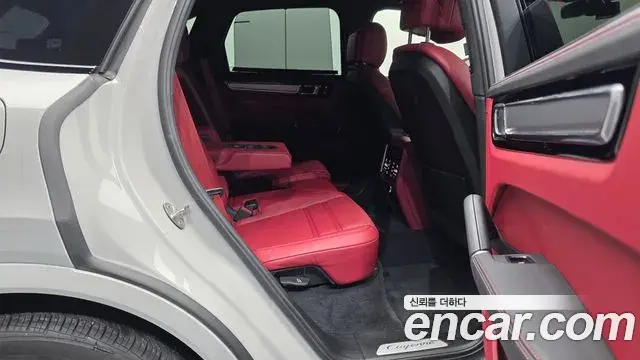 Porsche Cayenne 2023 — Photo 3/20
