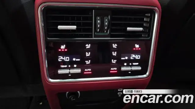 Porsche Cayenne 2023 — Photo 20/20