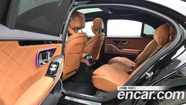 Mercedes-Benz S-Class 2025 — Photo 35/36