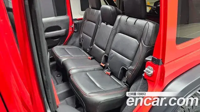 Jeep Wrangler 2021 — ფოტო 9/30