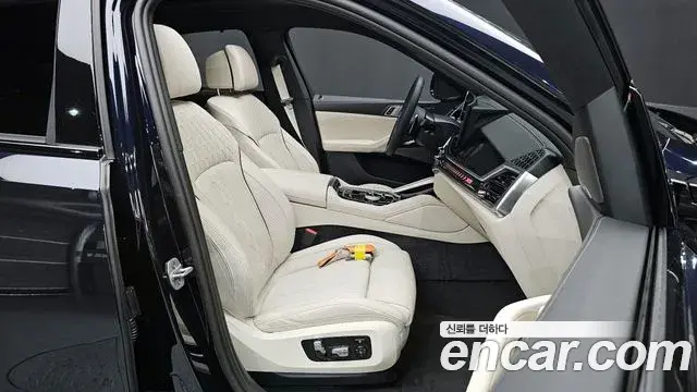 BMW X6 2025 — Photo 28/35