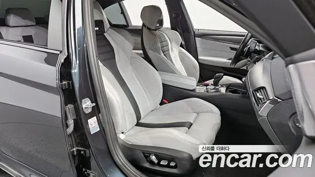 BMW M5 2019 — Фото 11/20