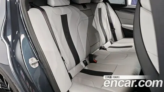 BMW M5 2019 — Фото 12/20