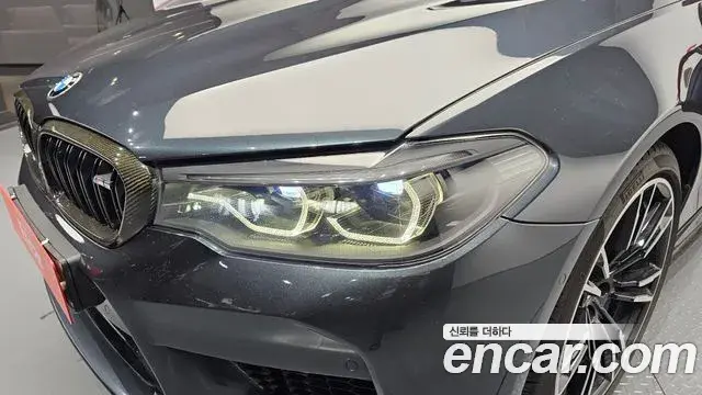 BMW M5 2019 — ფოტო 13/30