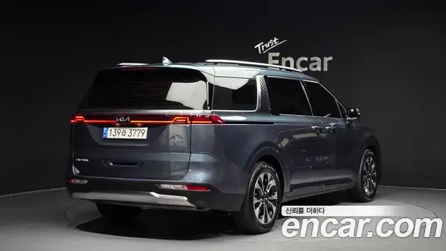 Kia Carnival 2023 — Фото 2/20