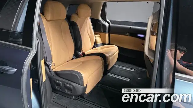 Kia Carnival 2023 — Фото 12/20