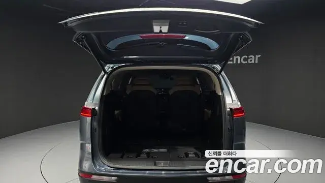 Kia Carnival 2023 — Фото 20/20