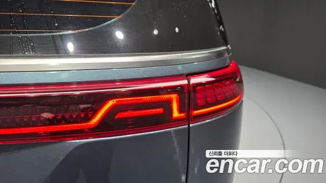 Kia Carnival 2023 — ფოტო 34/35