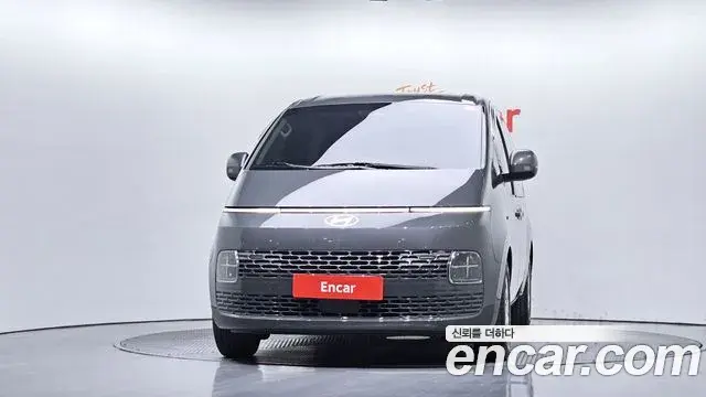 Hyundai Staria 2024 — Photo 18/20