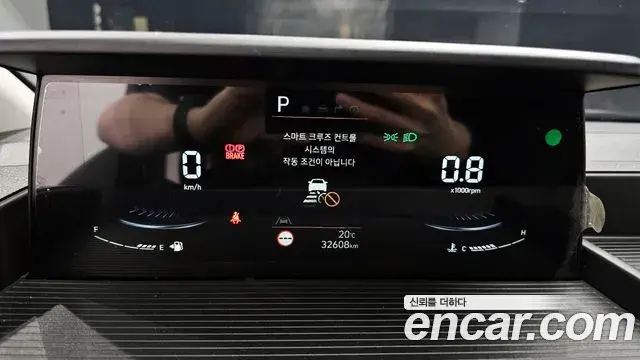 Hyundai Staria 2024 — Photo 2/20