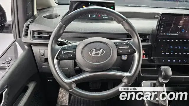Hyundai Staria 2024 — Photo 1/20