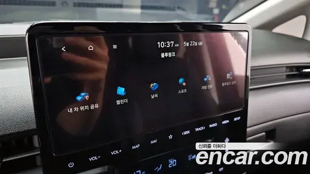 Hyundai Staria 2024 — Photo 6/20