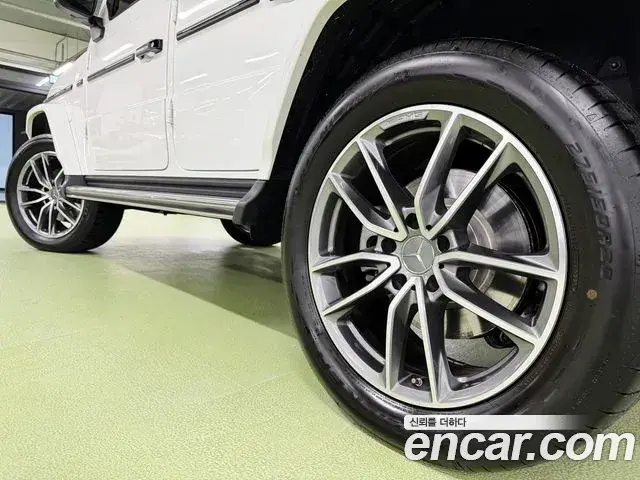 Mercedes-Benz G-Class 2025 — Photo 6/20