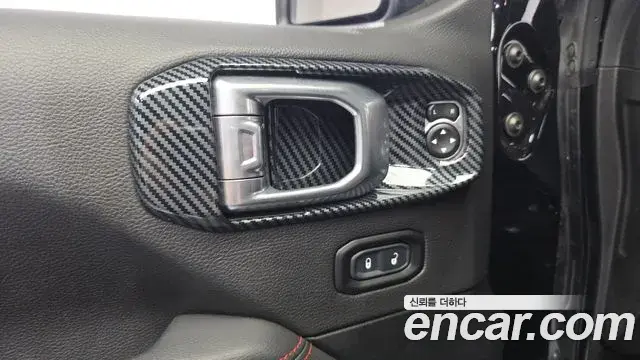 Jeep Wrangler 2021 — Photo 23/30