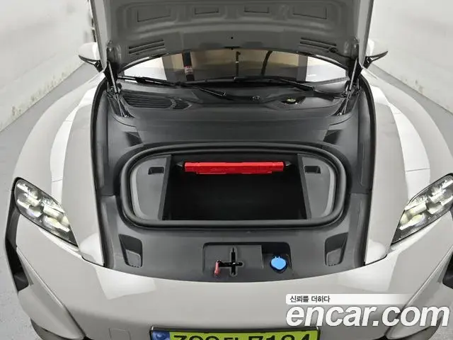 Porsche Taycan 2025 — Photo 19/20