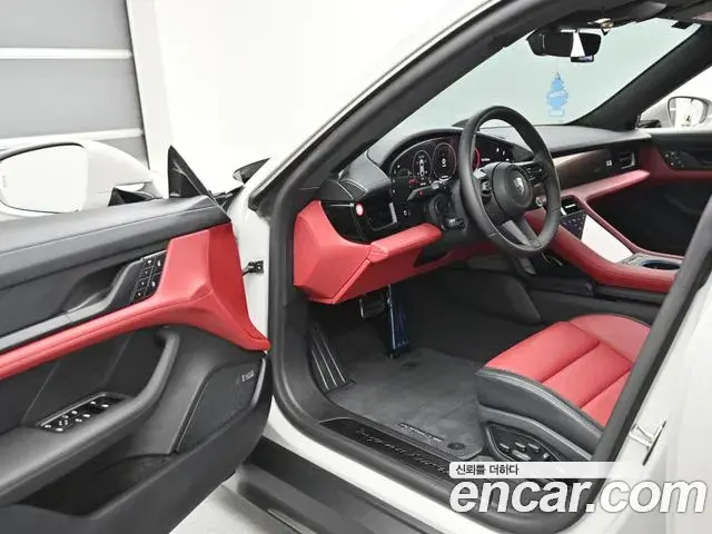 Porsche Taycan 2025 — Photo 9/20