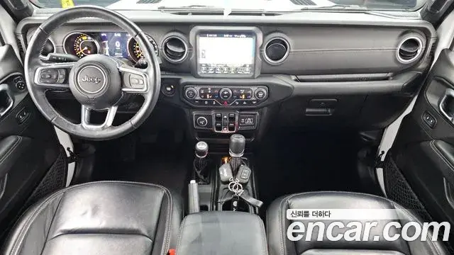 Jeep Wrangler 2022 — ფოტო 10/20