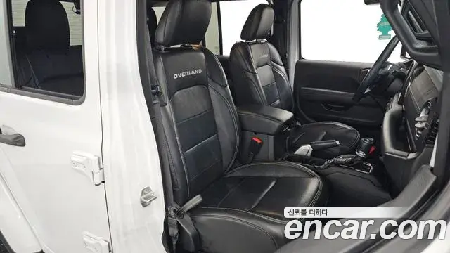 Jeep Wrangler 2022 — ფოტო 13/20