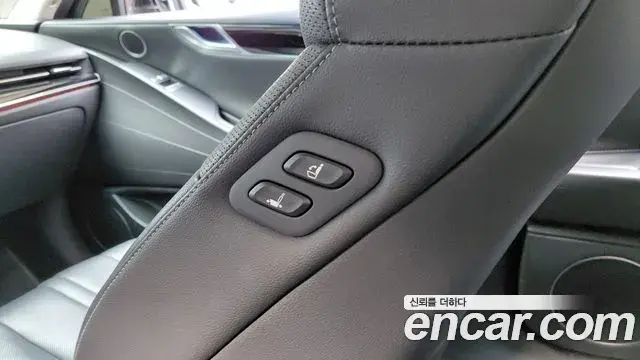 Genesis G80 2021 — Photo 18/32