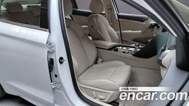 Genesis G70 2022 — Photo 15/30