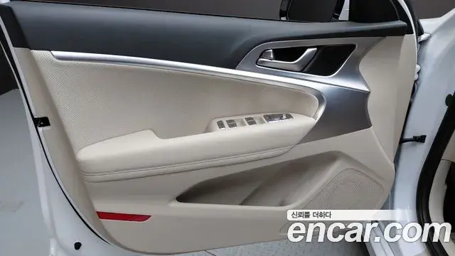 Genesis G70 2022 — Photo 13/30
