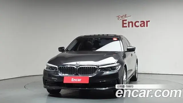 BMW 5 Series 2019 — Şəkil 9/20