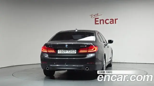 BMW 5 Series 2019 — Şəkil 13/20