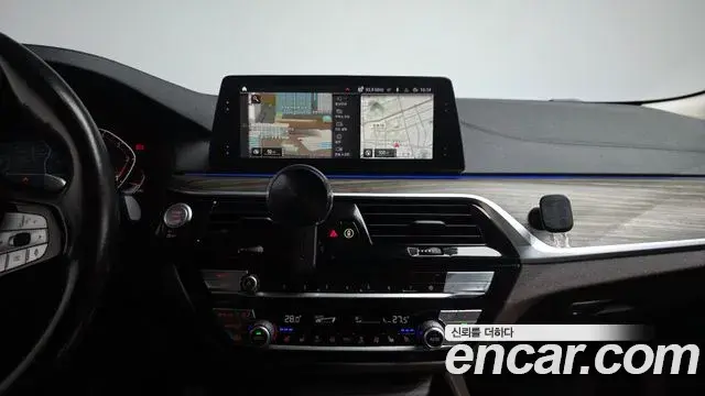 BMW 5 Series 2019 — Şəkil 7/20