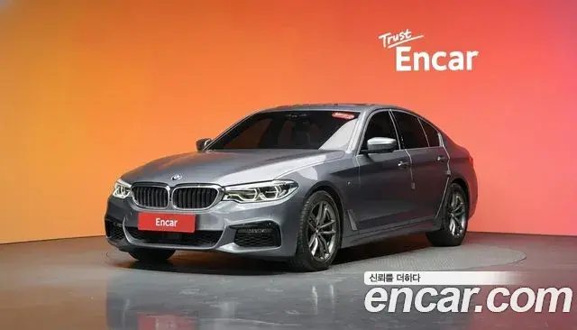 BMW 5 Series 2019 — Photo 10/32