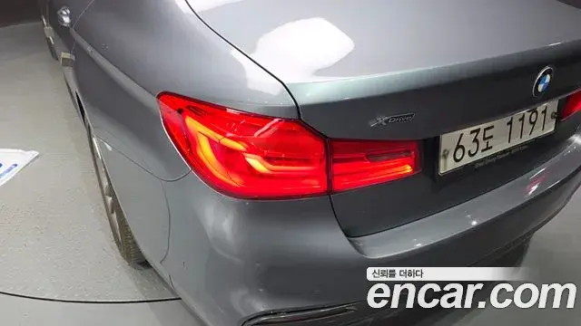 BMW 5 Series 2019 — Photo 29/32