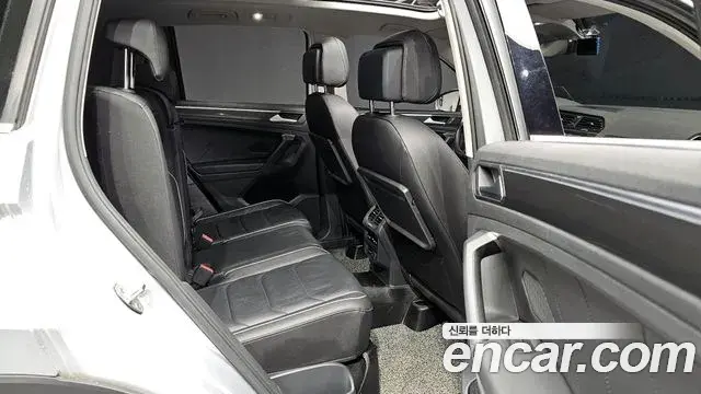 Volkswagen Tiguan 2020 — ფოტო 16/31