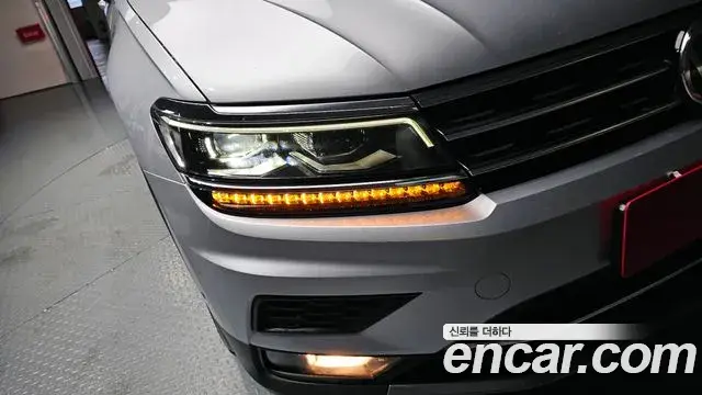 Volkswagen Tiguan 2020 — ფოტო 27/31