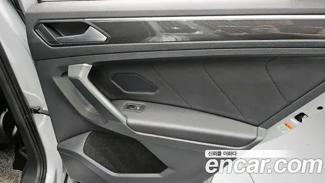 Volkswagen Tiguan 2020 — ფოტო 11/31