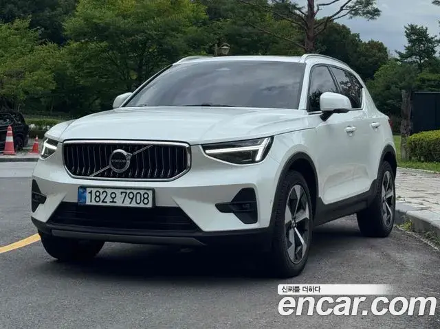Volvo XC40 2024 — ფოტო 18/20