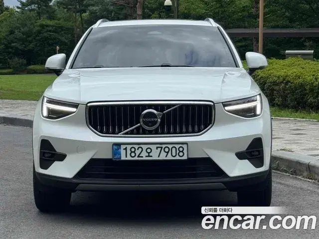 Volvo XC40 2024 — ფოტო 11/20