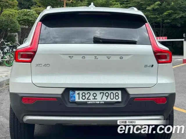 Volvo XC40 2024 — ფოტო 3/20