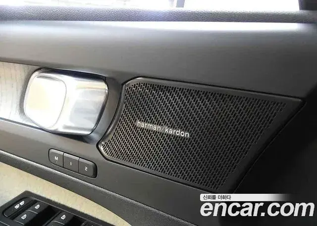 Volvo XC40 2024 — ფოტო 6/20