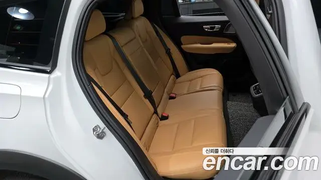 Volvo V60 Cross Country 2020 — ფოტო 8/35