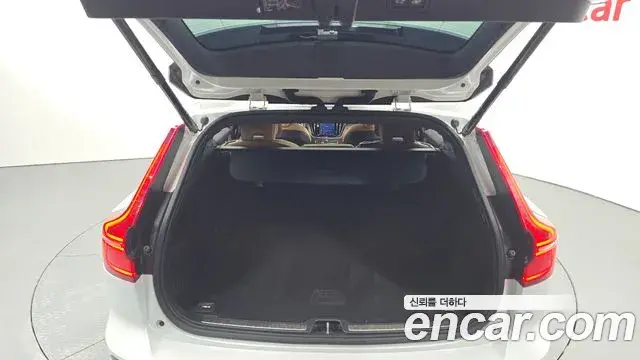 Volvo V60 Cross Country 2020 — ფოტო 10/35