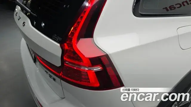 Volvo V60 Cross Country 2020 — ფოტო 12/35