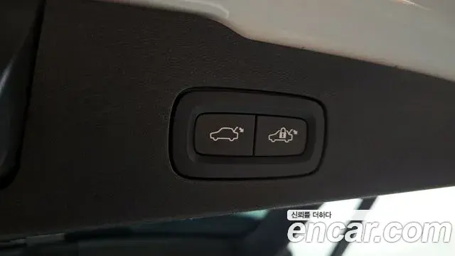 Volvo V60 Cross Country 2020 — ფოტო 11/35