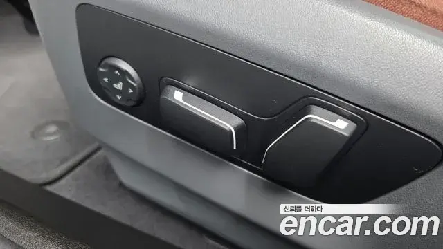 BMW 5 Series 2024 — Photo 26/34