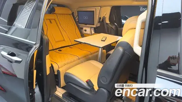Kia Carnival 2023 — Фото 12/20