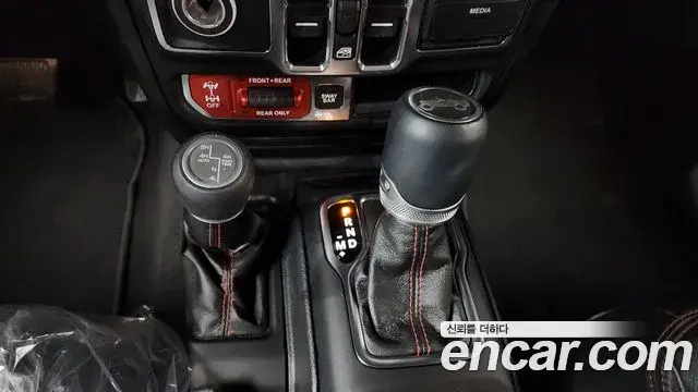 Jeep Wrangler 2020 — Photo 28/34