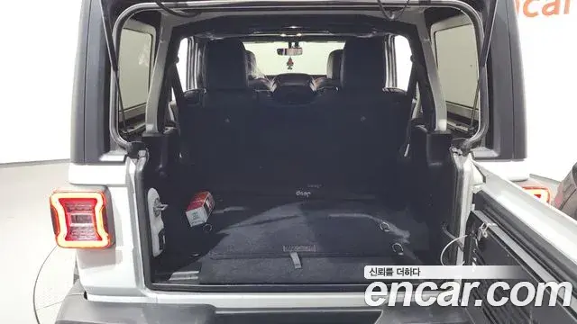 Jeep Wrangler 2020 — Photo 16/34